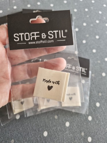 Aufnäher label aus - aus, stoff